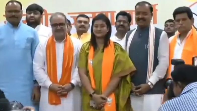 Shalini Yadav, SP Leader Who Contested 2019 Lok Sabha Election Against PM Narendra Modi, Joins BJP (Watch Video)