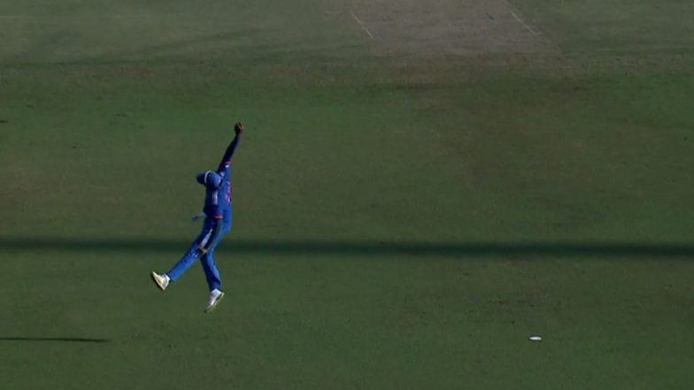 Harshit Rana Takes One-Handed Stunner To Dismiss Qasim Akram in IND A vs PAK A ACC Men’s Emerging Teams Asia Cup 2023 Match (Watch Video)