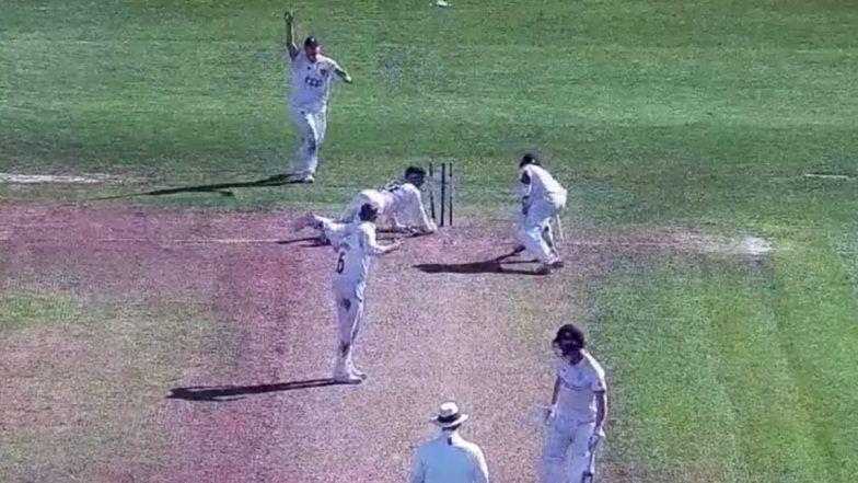 Jonny Bairstow'ed! Bizarre Stumping Sees Haider Ali Dismissed in an Unusual Manner in Derbyshire vs Durham County Championship Division Two 2023 Match (Watch Video)