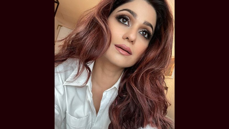 Shamita Shetty Looks Glam in White Shirt and Kohl Eye Makeup (View Pic)