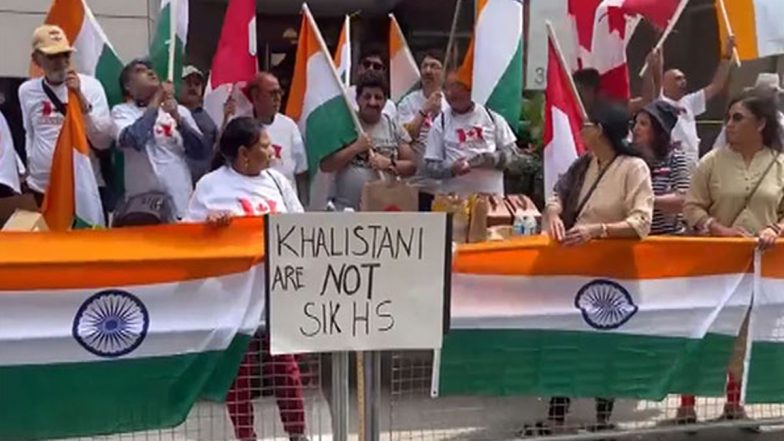 Canada: Indian Community Waves Tricolour Outside Consulate in Toronto Countering Pro-Khalistani Protesters Who Disrespect India's National Flag (Watch Video)