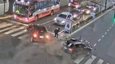 Car Crash in Argentina Video: Woman Has Miraculous Escape After Two Vehicles Collide on Street in La Plata, Chilling Footage Goes Viral