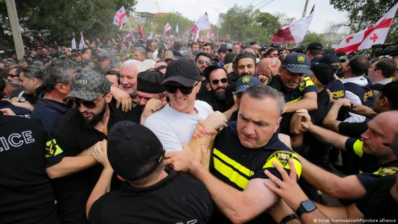 Georgia LGBTQ Event Canceled After Far-right Mob Storms Park - Vimarsana News