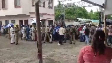 West Bengal Panchayat Election Result 2023: Security Personnel Resort to Lathi Charge to Stop Crowd From Entering Counting Centre in Howrah (Watch Video)