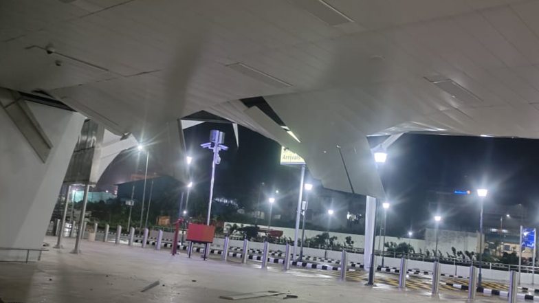 Veer Savarkar International Airport's New Terminal Building Suffers Rain Damage Five Days After Being Inaugurated by PM Narendra Modi as Ceiling Falls Due To Downpour (Watch Video)