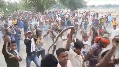 Snakes in Nagpanchami 2023 Procession Video: Massive Crowds Carry Snakes at Unique Snake Fair in Bihar’s Samastipur