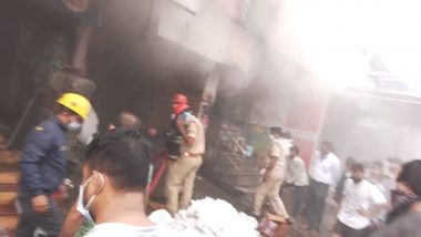 Secunderabad Fire: Massive Blaze Erupts in Readymade Garment Shops in Palika Bazar, No Casualties Reported (Watch Video)
