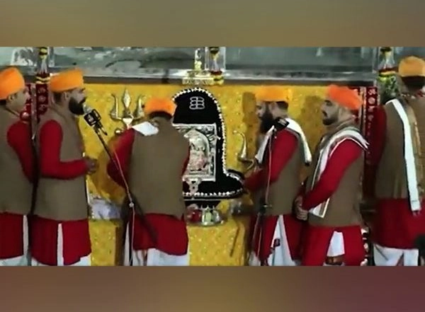 India News | Amarnath Yatra 2023: 'Aarti' Performed at Shri Amarnath Cave Shrine