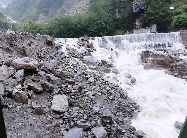 India News | Uttarakhand: Badrinath Highway Blocked Due to Rise in Water Level in Khachdu Drain