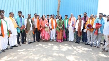 Business News | Andela Sriramulu Yadav Honors Doctors on 10th Day of Gadapa Gadapaku BJP Bharosha Yatra Celebrating Doctors' Day