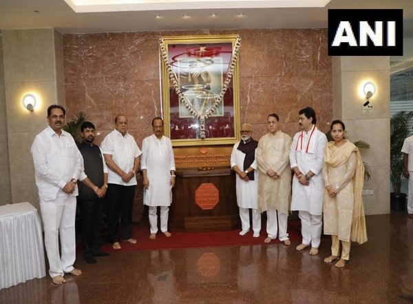 Maharashtra Government Cabinet Meeting: Ajit Pawar With His NCP Colleagues Reaches Mantralaya in Mumbai