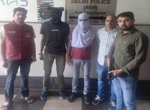 India News | Delhi Police Crime Branch Arrests 2 Sharpshooters of Notorious Gang, Recovers 14 Live Cartidges