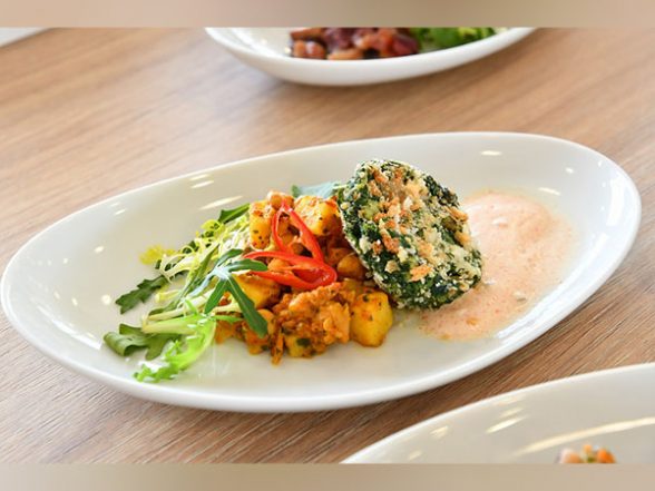 Business News | Savour the Flavours: Lufthansa Introduces New Food Offerings for Indian Passengers - Vimarsana News