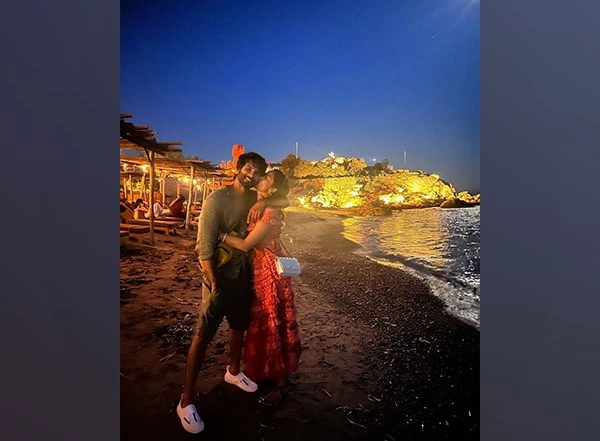 Entertainment News | Mira Shares Mushy Picture to Wish Her Hubby Shahid Kapoor on 8th Wedding Anniversary