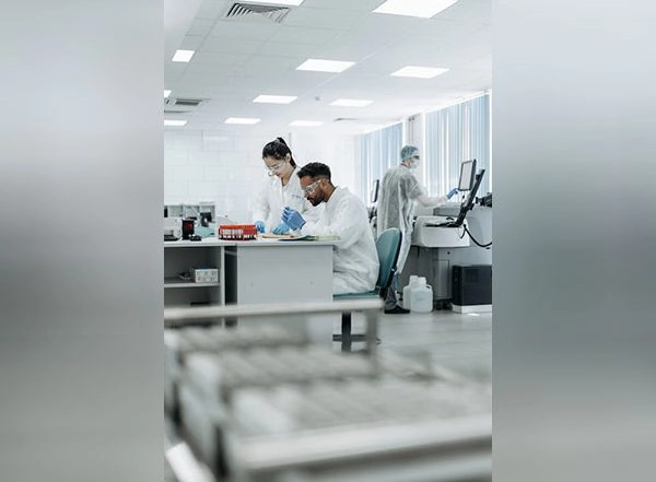 Health News | Bilateral Total Knee Arthroplasty Linked to Rise in Complication Rates: Study