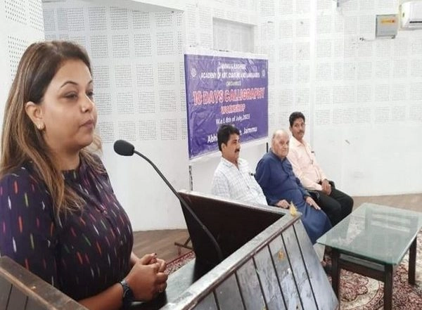 India News | Preserving Artistic Traditions: JKAACL's Calligraphy Workshop Inspires Jammu's Young Generation