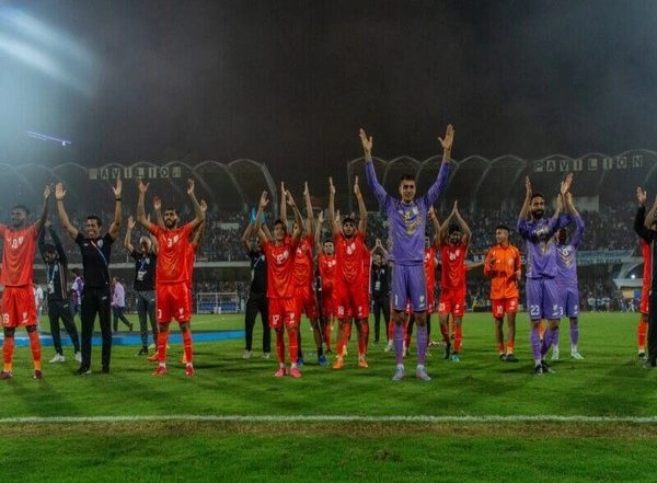 Sports News | Magical Kanteerava: The Divine Sound That Played the Nightingale