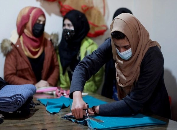 World News | Afghanistan: Amid School Closures Under Taliban, Girls Turn to Tailoring