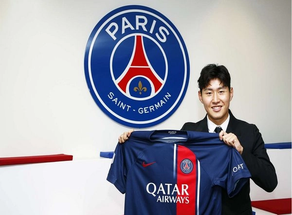 Sports News |  Paris Saint Germain Sign Kang-In Lee