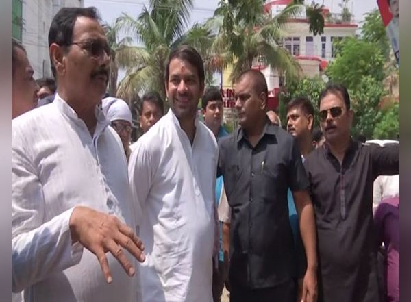 India News | Bihar: Minister of Environment Tej Pratap Yadav Inspects Parks of Patna