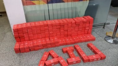 India News | Hyderabad Customs Foil Smuggling Bid, Seize 1.93 Kgs Gold, 62,400 Cigarette Sticks