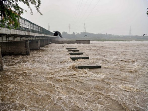 India News | Delhi: Yamuna Flows over Danger Mark at 206.24 Mm - Vimarsana News