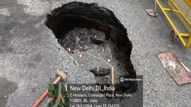 India News | Road Caves in Near India Gate, Affects Traffic