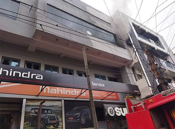 India News | Delhi: Fire at Automobile Showroom In Mayapuri Under Control, No Casualties Reported 