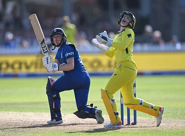 Sports News | England's Heather Knight Completes 6,000 International Runs