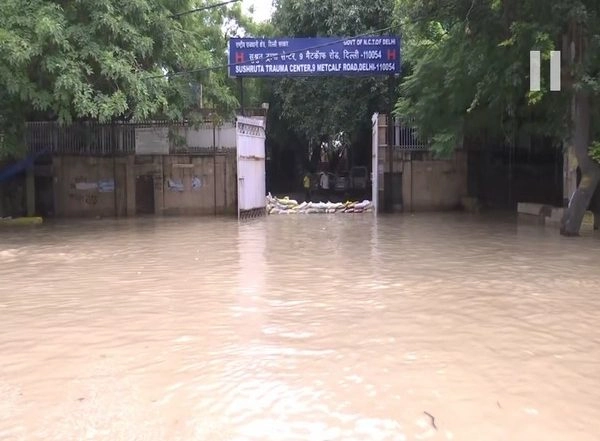 Delhi Floods: Patients Shifted to Safer Places As Flood Water Enters Sushruta Trauma Centre