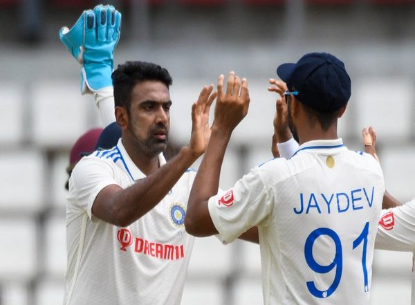 Sports News | WI Vs Ind 1st Test: Opening Pair Stumbles in Front of Ashwin-Jadeja to Put Visitors in Full Control (Day-3, Tea)