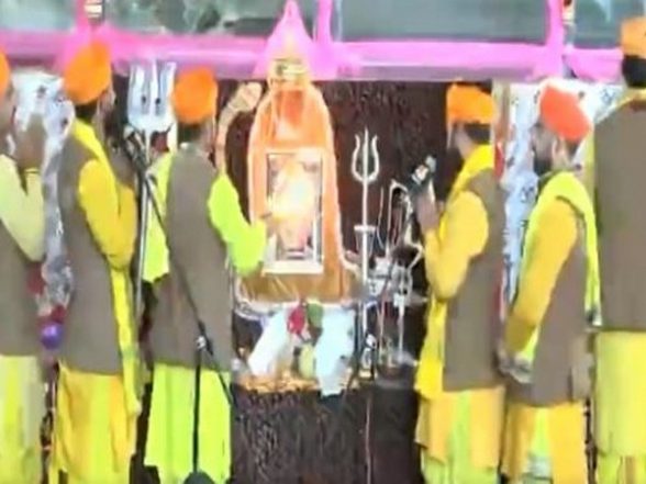 India News | J-K: Priests Perform 'aarti' at Amarnath Cave Shrine on Sawan Shivratri - Vimarsana News