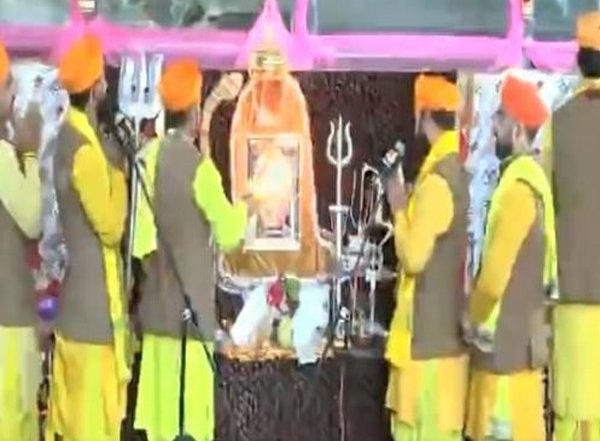 India News | J-K: Priests Perform 'aarti' at Amarnath Cave Shrine on Sawan Shivratri