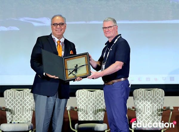 Business News | Sawan Kapoor Wins Outstanding Leadership Award for the Best Career Coaching System