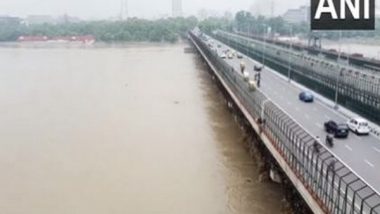 India News | Delhi: Yamuna River Continues to Flow Above Danger Mark; Level 205.35 Metres at 7 PM