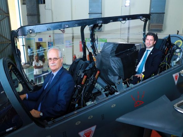 World News | Argentina Signs LoI with Hindustan Aeronautics to Acquire Light, Medium Utility Helicopters - Vimarsana News