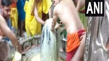 India News | Devotees Throng Temples to Offer Prayers on Third Monday of Sawan 