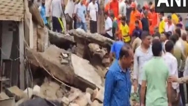 India News | Gujarat: Building Collapses in Junagadh, Several Feared Trapped