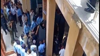 Imran Khan Security Breach: Water Bottle Thrown at Former Pakistan PM During Court Appearance in Islamabad (Watch Video)