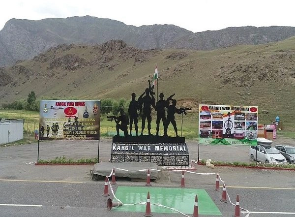 India News | “Feel Honoured to Be Amongst the Brave:” Former Army Officers Recollect Memories of Victory at Kargil