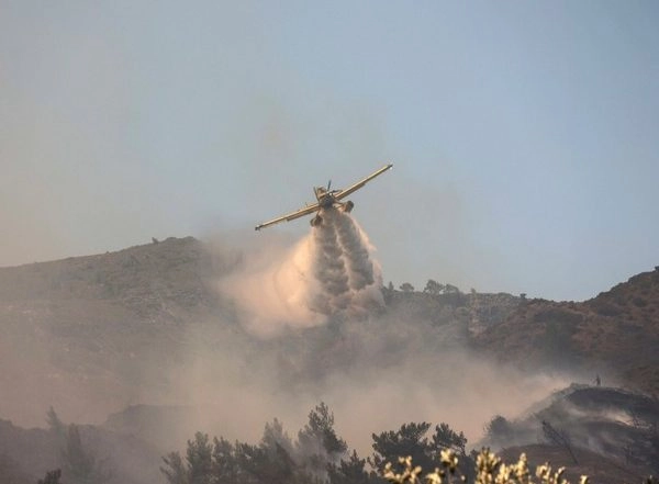 World News | Firefighting Plane Crashes in Greece as Wildfires Rage