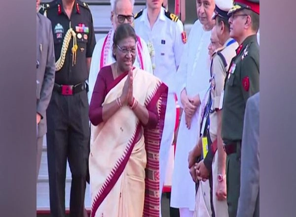 India News | President Draupadi Murmu Arrives on 3-day Visit to Odisha