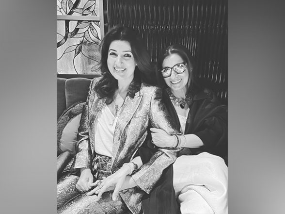 Entertainment News | Twinkle Khanna Posts Throwback Pictures, Calls Herself 'bouncer' of Her Mother Dimple Kapadia - Vimarsana News