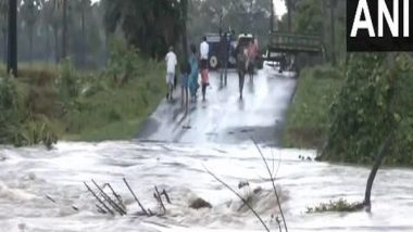 India News | Telangana: Rain Lashes Mahabubabad, Disrupts Normal Life