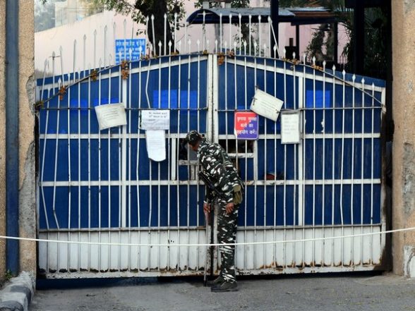 India News | Smartphones, Knife, Other Banned Items Recovered from Delhi's Tihar Jail - Vimarsana News