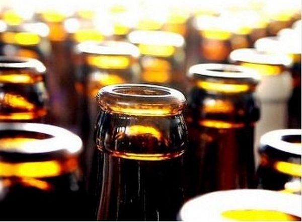 India News | 295 Liquor Bottles Seized Near Visakhapatnam Railway Station, 3 Held