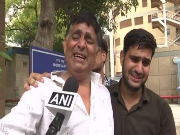 India News | Malviya Nagar Murder: Deceased's Father Breaks Down, Demands Death Penalty for Accused - Vimarsana News