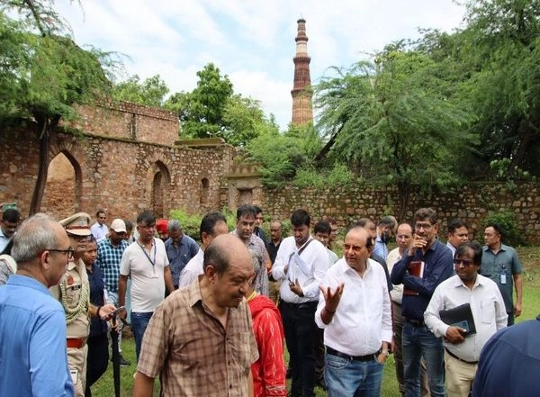 India News | Delhi LG Visits Mehrauli Archaeological Park, Sanjay Van to Take Stock of Restoration Works