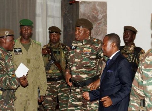 World News | EU, African Union Put Pressure on Niger’s Coup Leaders to End Regime 
