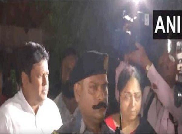 India News | Kolkata: Bengal BJP Chief Sukanta Majumdar Visits Ex-CM Buddhadeb Bhattacharjee in Hospital